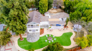 An aerial view of the backyard of Thrive Treatment residential and detox in Woodland Hills.